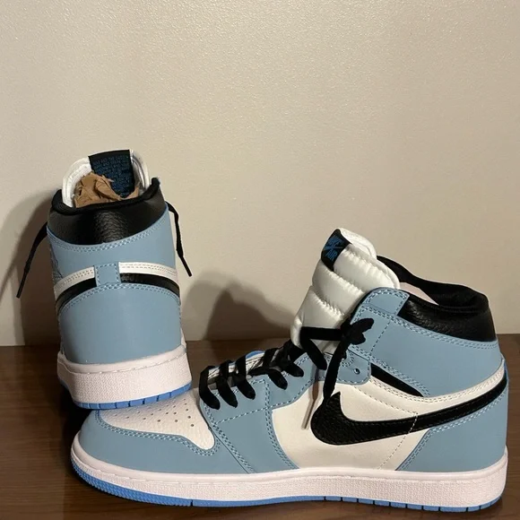 Air Jordan Retro 1 “University Blue” - Picture 3 of 5